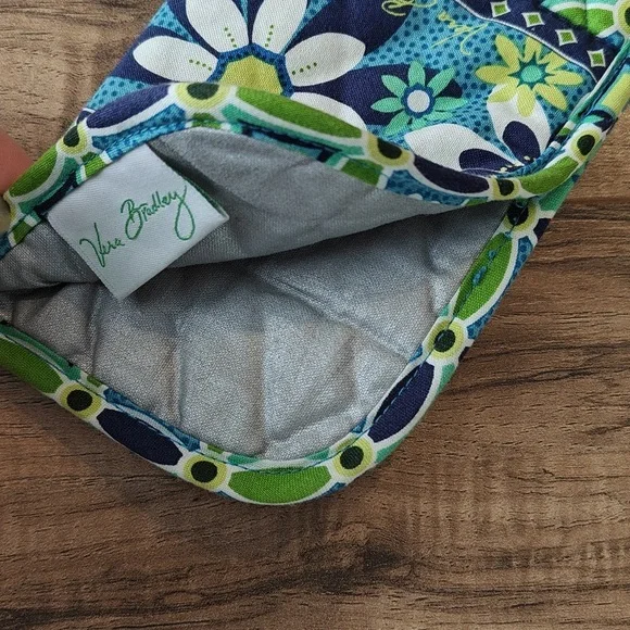 🎉HP🎉 EUC Vera Bradley Retired Pattern Daisy Daisy Straighten Up And Curl - Picture 3 of 3